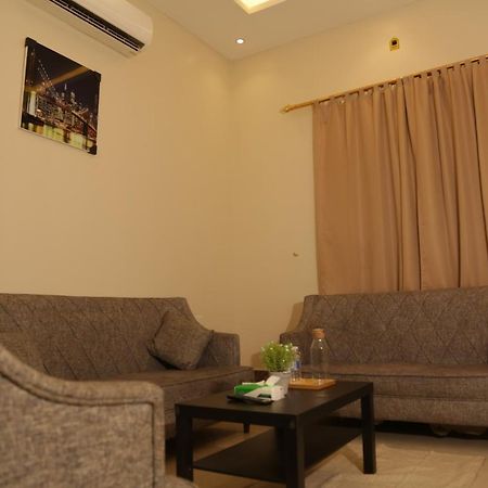Spacious Apartments At Basla St 3 Mins From King Fahd Stadium Ar Riyad Esterno foto