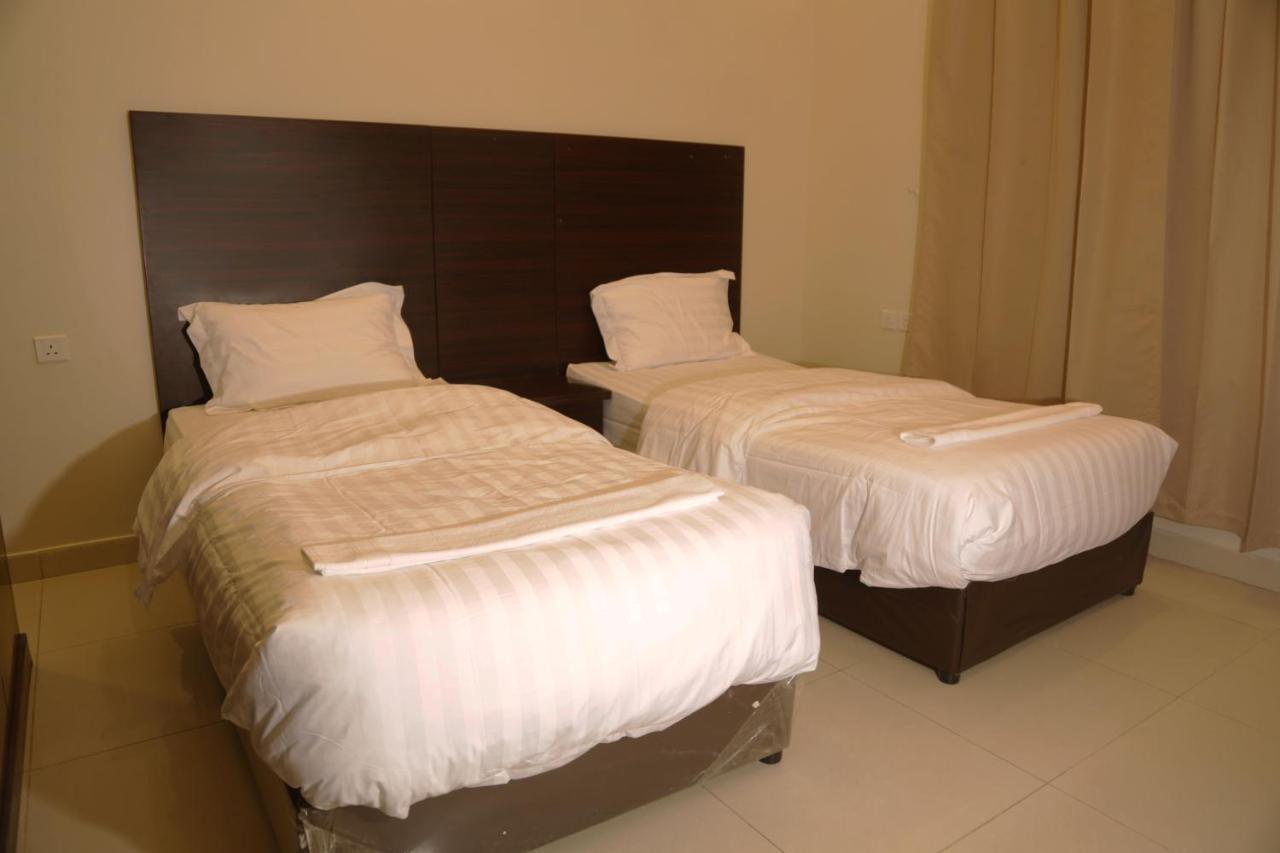 Spacious Apartments At Basla St 3 Mins From King Fahd Stadium Ar Riyad Esterno foto