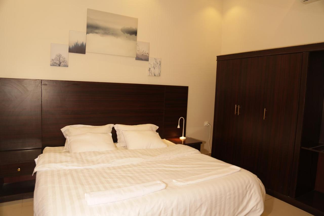 Spacious Apartments At Basla St 3 Mins From King Fahd Stadium Ar Riyad Esterno foto