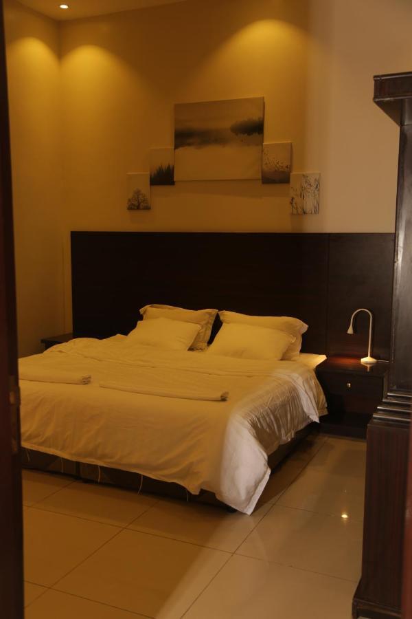 Spacious Apartments At Basla St 3 Mins From King Fahd Stadium Ar Riyad Esterno foto